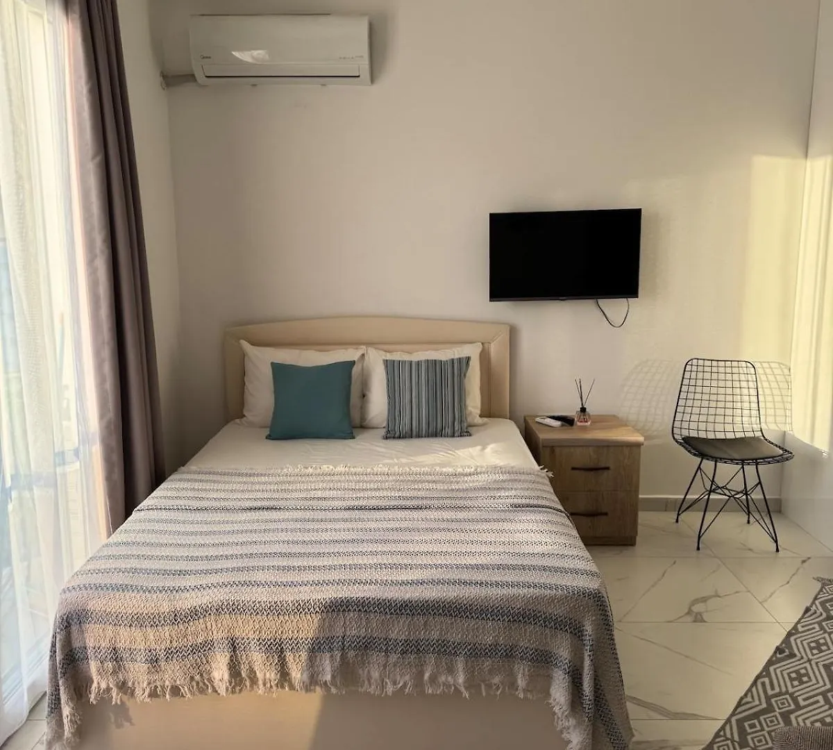 Apartment Long Beach'De Stuedyo Daire Aglantzia